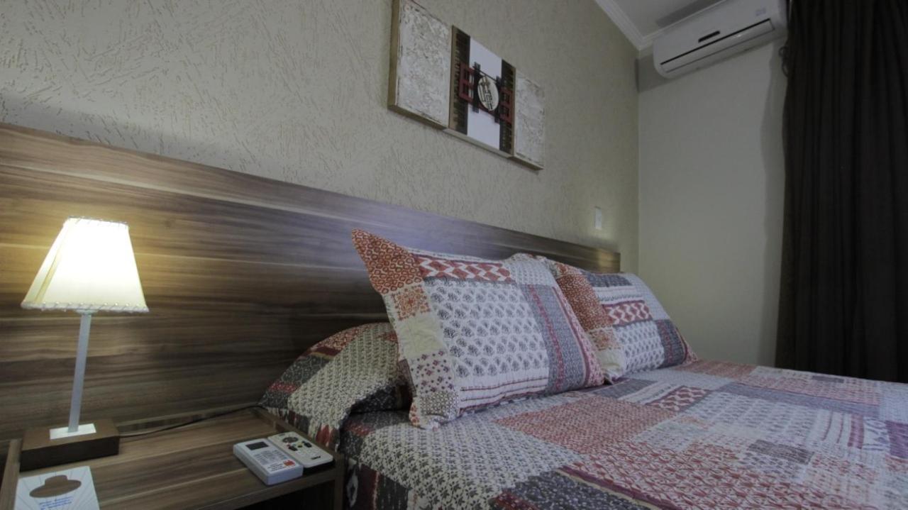 Beira Lago Palace Hotel Morrinhos  Ngoại thất bức ảnh
