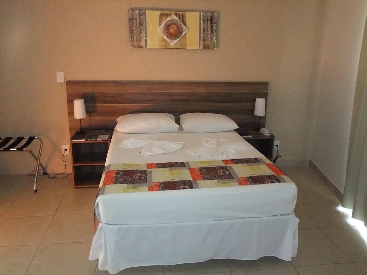 Beira Lago Palace Hotel Morrinhos  Ngoại thất bức ảnh