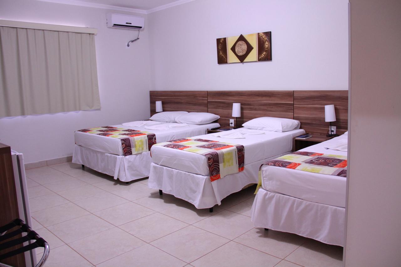 Beira Lago Palace Hotel Morrinhos  Ngoại thất bức ảnh
