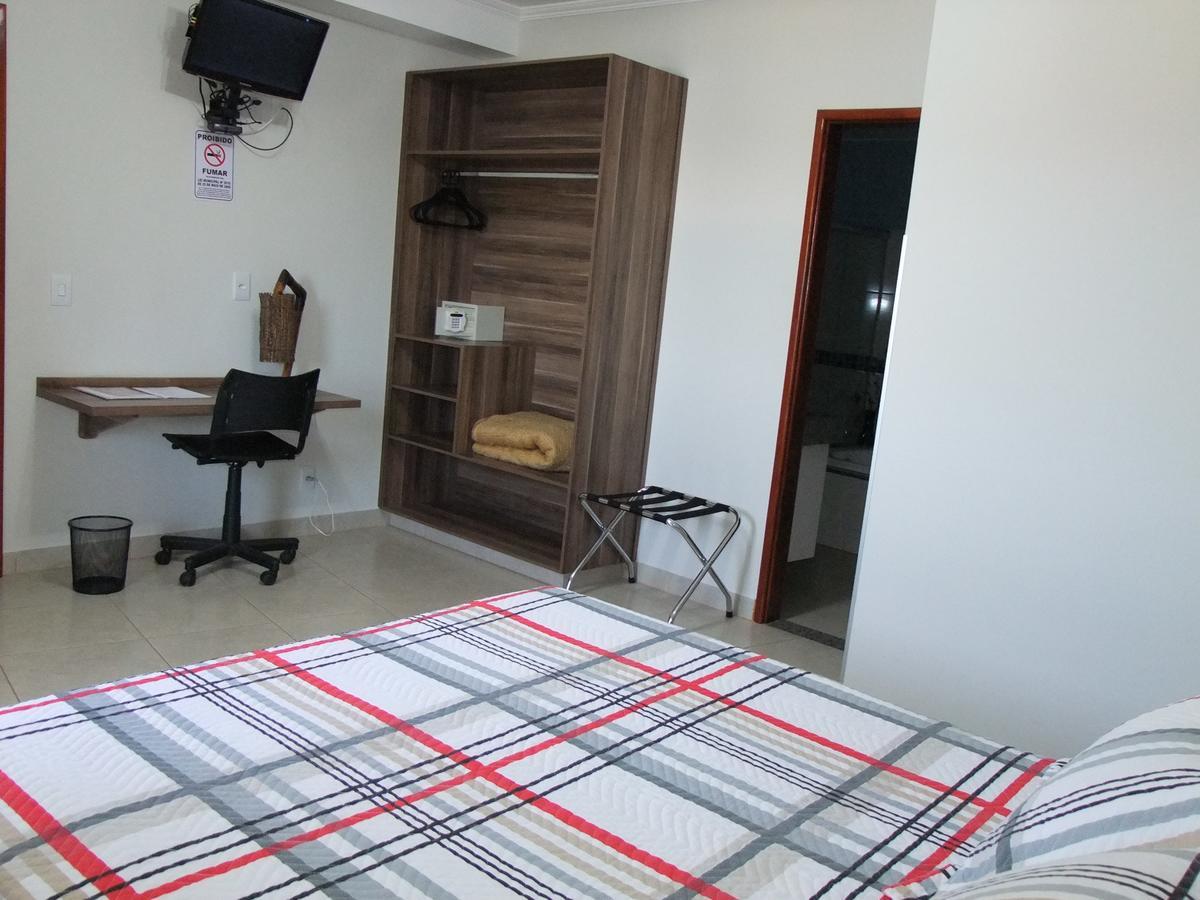 Beira Lago Palace Hotel Morrinhos  Ngoại thất bức ảnh