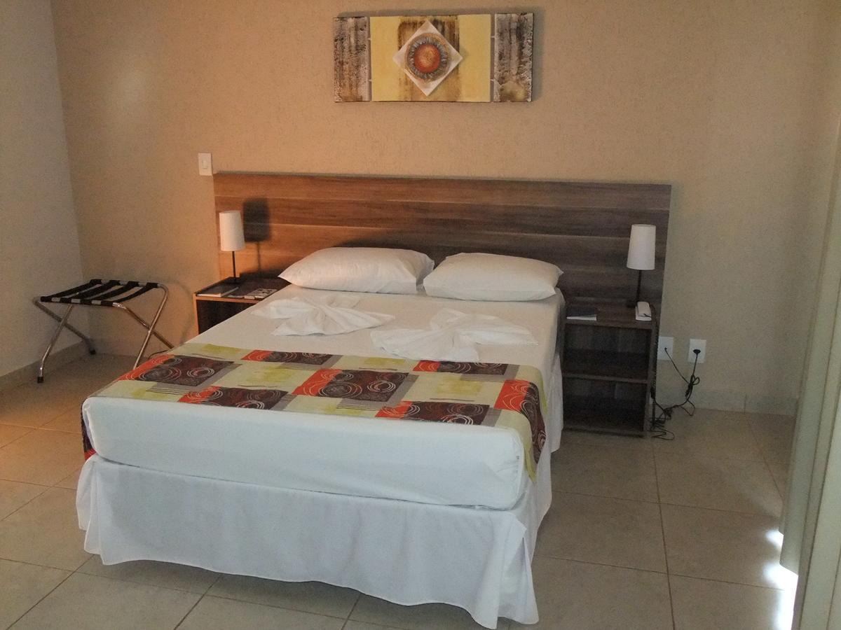 Beira Lago Palace Hotel Morrinhos  Ngoại thất bức ảnh