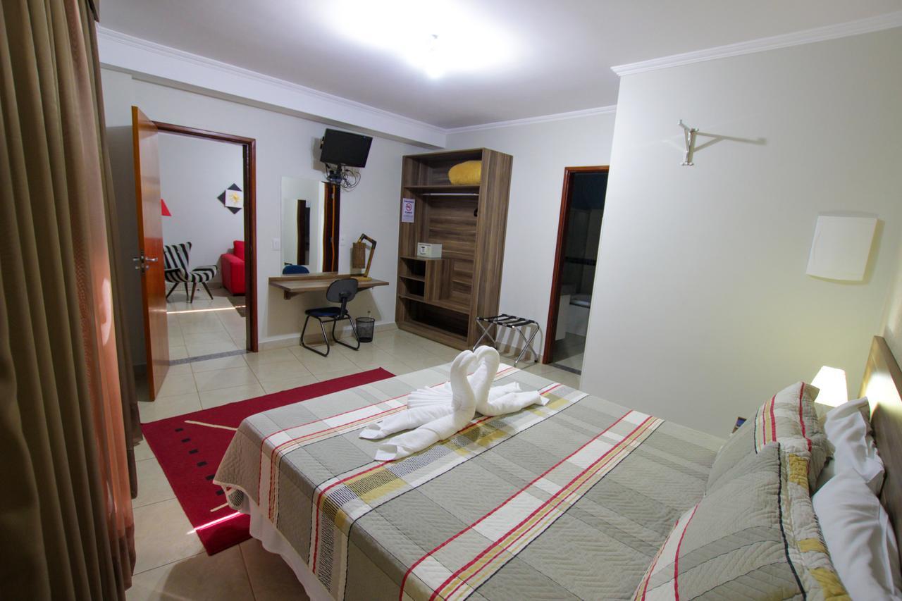 Beira Lago Palace Hotel Morrinhos  Ngoại thất bức ảnh