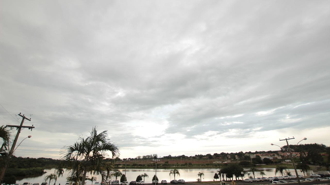 Beira Lago Palace Hotel Morrinhos  Ngoại thất bức ảnh